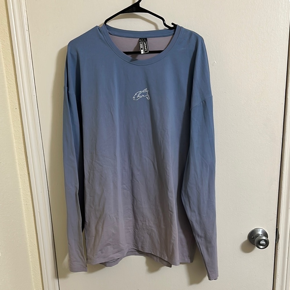 Alphalete Men’s Oversized Ombré‎ Wolf Head Long Sleeve Tee